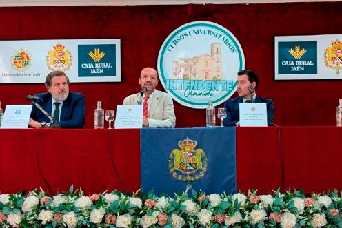 <i>Clausura de los Cursos de Verano de La Carolina. / Universidad de Jaén. </i>