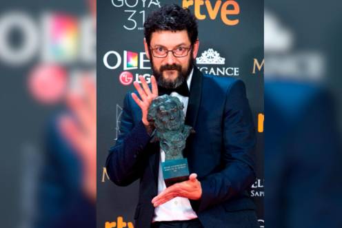 <i>El actor Manolo Soto tras recibir el Goya a Mejor Actor de Reparto. / Academia de Cine Español. </i>
