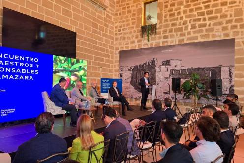 <i>XIX Encuentro de Maestros de Almazara de GEA en Úbeda. / GEA.</i>