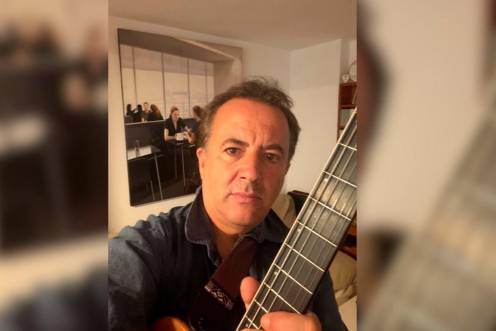 <i>El compositor, guitarrista, arreglista y docente jiennense, Juan Erena.</i>