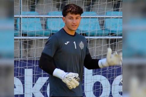 <i>Álex Fernández durante un entrenamiento con el Palencia Cristo Atlético.</i>