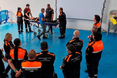<i>Voluntarios de Protección Civil del Ayuntamiento de Jaén en la jornada de formación y convivencia: / Ayuntamiento de Jaén. </i>