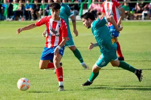 <i>Iván Barajas, Canito, a la izquierda, en un partido con el Tordesillas. / La Opinión de Zamora.</i>