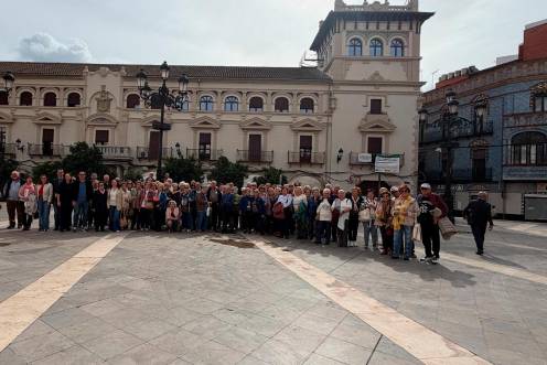 <i>Las personas mayores de Torredelcampo que participaron en la visita. / Ayuntamiento de Torredelcampo.</i>