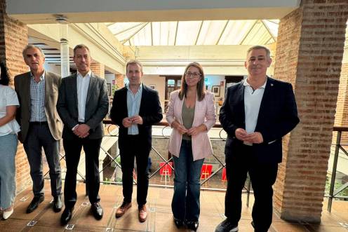 <i>Reunión para conocer el plan de inversiones de Endesa. / Ayuntamiento de Jaén.</i>