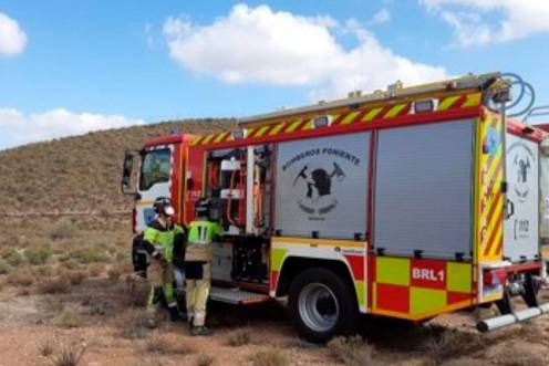 <i>Camión de Bomberos del Consorcio del Poniente. Archivo. / Emergencias 112.</i>