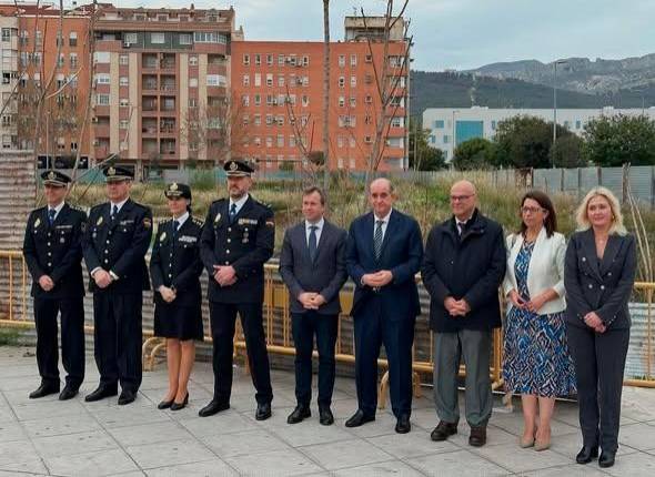 <i>Imagen de archivo de la visita realizada el 20 de marzo de 2025, por parte del director general de la Policía Nacional, Francisco Pardo, a la parcela de la futura comisaría provincial del CNP en Jaén capital. / Subdelegación en Jaén . </i>