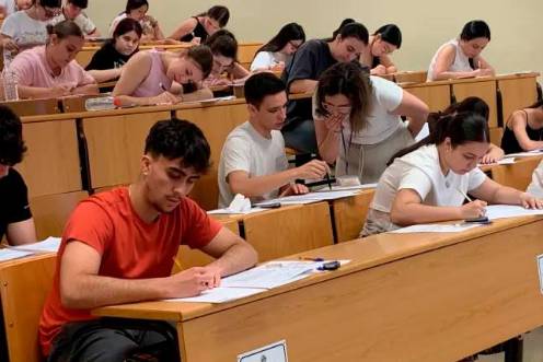 <i>Primer día de PAU en la UJA. / Pablo Espinosa Luna / Diario JAÉN.</i>