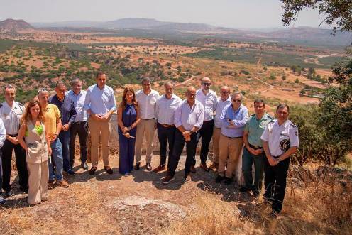 <i>Visita a Vadollano. / Subdelegación del Gobierno.</i>