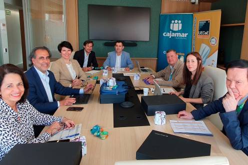 UECoE y Cajamar premian la cultura emprendedora en la escuela