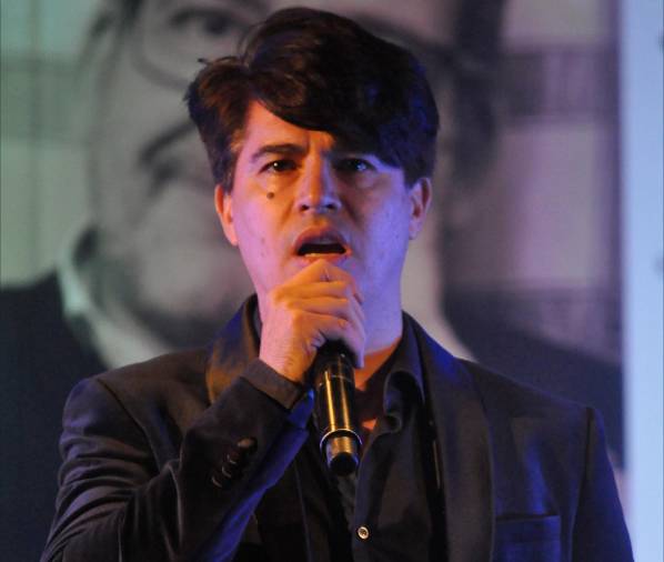 <i>El tenor José Peñas, en su actuación que clausuró el acto. / F. Gaitán / Diario JAÉN.</i>