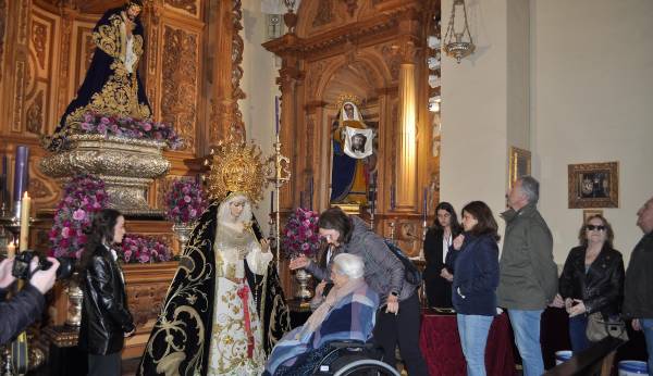 Emociones a flor de piel con la Virgen de los Dolores en el Camarín