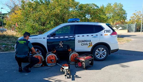 Un detenido y un investigado por un presunto delito de robo con fuerza