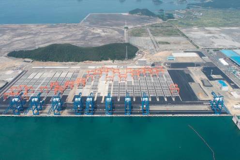 <i>Imagen de archivo del nuevo puerto automatizado de Busan. / Yna / Dpa / Europa Press.</i>