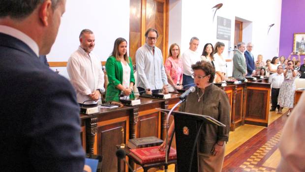 <i>Toma de posesión de la concejala Carmen Elvira. / Ayuntamiento de Jaén. </i>