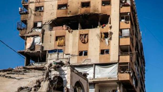 <i>Daños en un edificio en la ciudad de Gaza tras un bombardeo ejecutado por el Ejército de Israel el 4 de junio de 2026, pese al alto el fuego pactado en octubre de 2025. / Europa Press.</i>