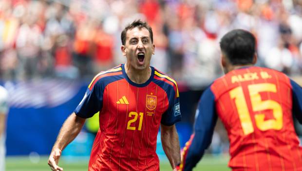 <i>Oyarzabal celebra uno de sus dos goles ante Austria. / E. Press</i>