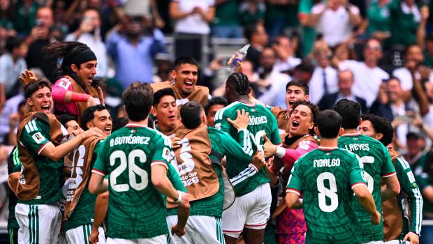 <i>Los jugadores de México celebran el gol de Quiñones, que supuso el 1-0 y el primer tanto del Mundial. / E. Press</i>