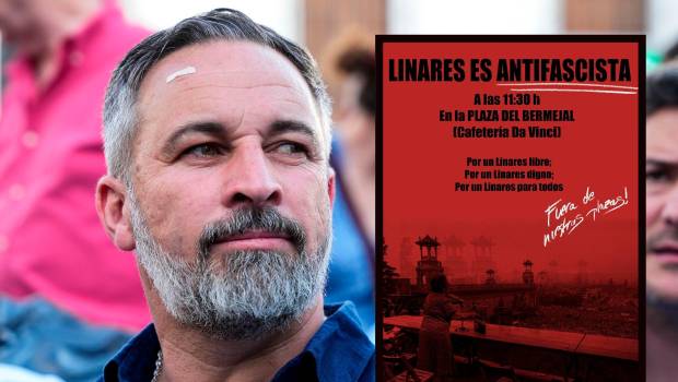 <i>Santiago Abascal y el cartel que anunciaba la manifestación.</i>