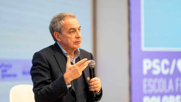 <i>El expresidente del Gobierno José Luis Rodríguez Zapatero interviene durante la II Jornada de la Escola Feminista Dolors Renau 2024. Archivo. / Europa Press.</i>