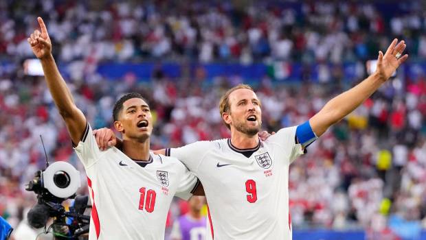 <i>Bellingham y Harry Kane celebrando el pase a semifinales. / Europa Press. </i>