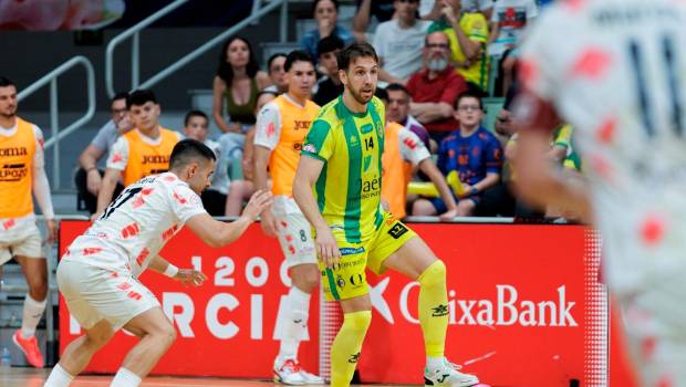 <i>Alan Brandi marcó dos goles y forzó la prórroga en Murcia. / Pascual Méndez. </i>