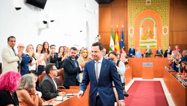 <i>El presidente en funciones de la Junta y candidato del PP-A a la reelección, Juanma Moreno, tras lograr ser investido como jefe del Ejecutivo andaluz en la XIII legislatura. / Europa Press. </i>