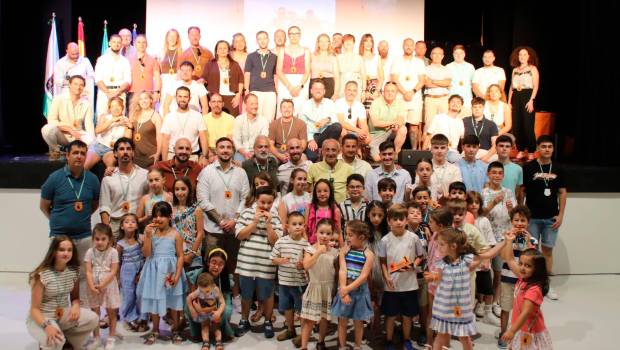 <i>Foto de familia de la Gala del Atletismo de Guarromán.</i>