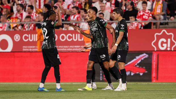 <i>Jugadores del Elche, en un momento del partido frente al Girona. / LaLiga.</i>
