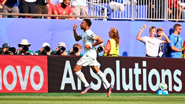 <i>Mbappe celebra el triunfo de la selección francesa.</i>