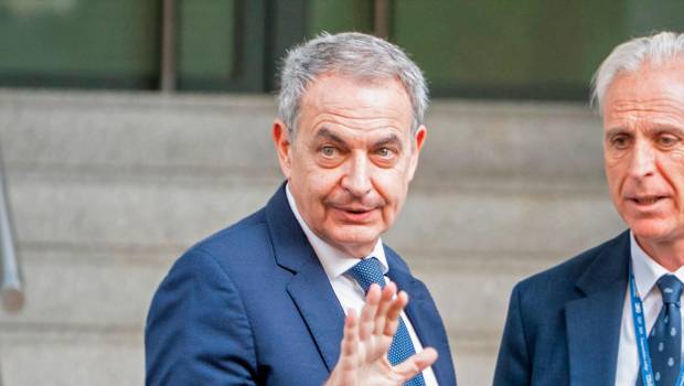 <i>El expresidente del Gobierno José Luis Rodríguez Zapatero a su llegada a la Audiencia Nacional para declarar ante el juez del “caso Plus Ultra”. / Europa Press.</i>