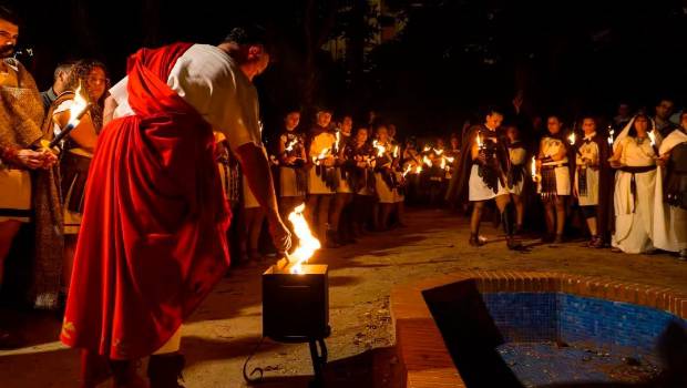 <i>Imagen de las actividades nocturnas que se celebraron en el campamento, iniciativas que tuvieron mucho éxito en las Fiestas de Cástulo. </i>