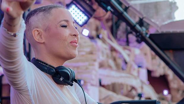 <i>B Jones en su regreso a los escenarios de Tomorrowland. / DJ MAG.</i>