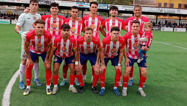 <i>Alineación de la UDC Torredonjimeno ante el FC Marbellí. /UDC Torredonjimeno.</i>