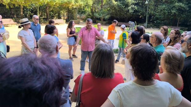 <i>Participantes en el paseo botánico por los jardines de Jabalcuz. / Ayuntamiento de Jaén.</i>