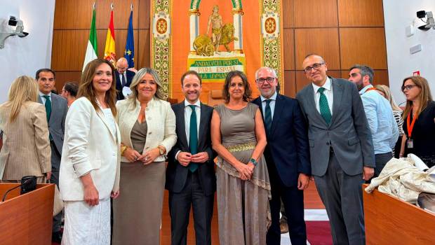 <i>María Isabel Lozano, Elena González, Erik Domínguez, Catalina García, Jesús Estrella y Manuel Santiago. / PP Jaén.</i>
