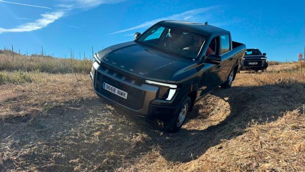<i>KGM hace presentación nacional de su nuevo pick-up Musso en el circuito de Bujarkay. / Álex Gómez / Diario JAÉN.</i>