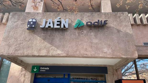 <i>Acceso a la estación de Renfe. / Europa Press.</i>