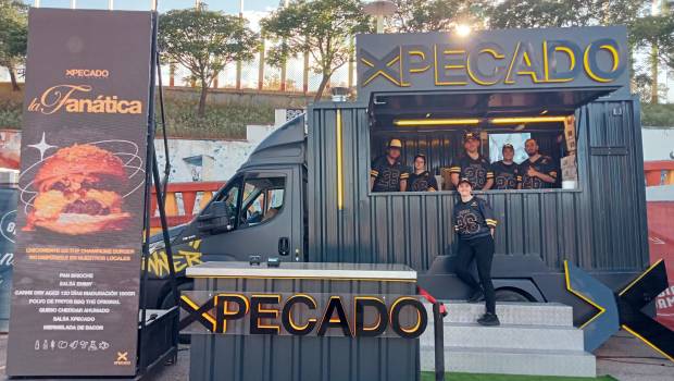 <i>Imagen del food truck de XPecado. Ana Lechuga. / Diario JAÉN.</i>