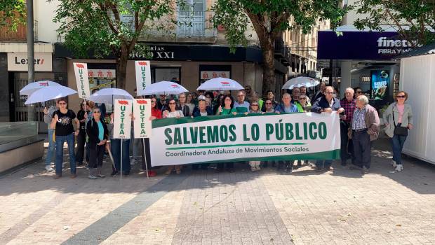 <i>Concentración de la Coordinadora Andaluza de Movimientos Sociales en Jaén. / Pablo Espinosa. Diario JAÉN</i>