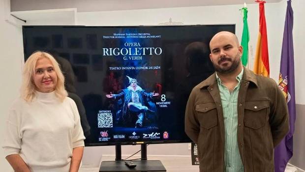 <i>María Espejo y Alfonso Lozano presentan la ópera Rigoletto. / Ayuntamiento de Jaén.</i>