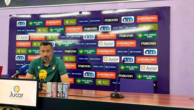 <i>Manuel Herrero, en la rueda de prensa previa. / Álex Gómez. / Diario JAÉN.</i>