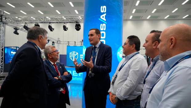 <i>Mesa redonda “Industria, Defensa y Territorio”, celebrada en el marco del Congreso Internacional de la Industria de Defensa, Seguridad e Industria “Indudef 2026’”: / Diputación de Jaén.</i>