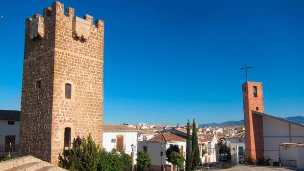<i>Anfiteatro de las torres y mirador de Juan Cabré, en Peal de Becerro. Archivo. / Europa Press.</i>