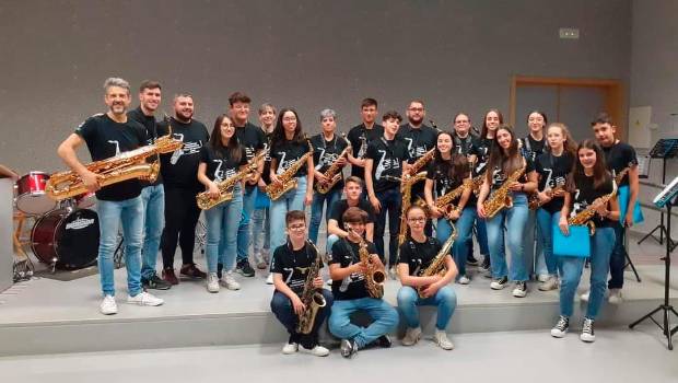 <i>Participantes de la tercera edición del Encuentro de Saxofonistas de Banda “Villa de Huelma”.</i>