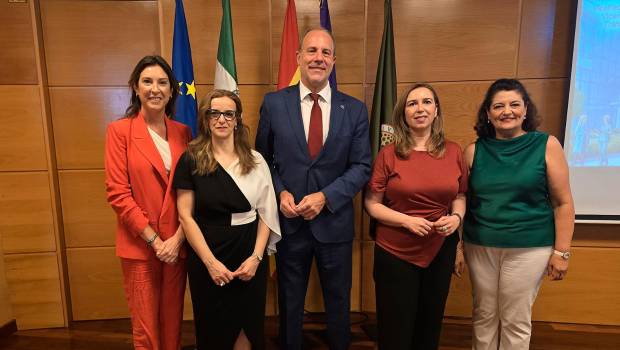 <i>Jornada conjunta bajo el lema “Compromiso con la salud”: / UJA.</i>