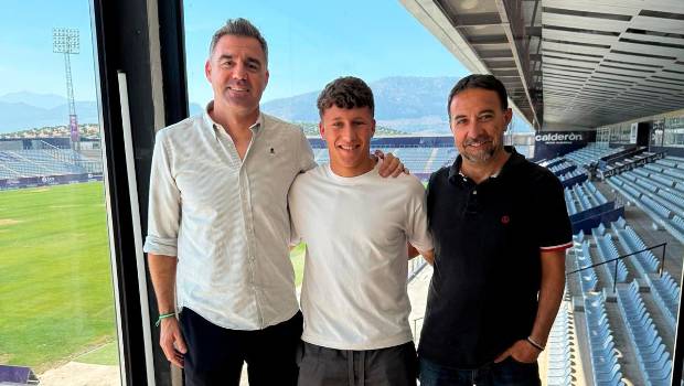 <i>Fran Anera, Rubén Ávila y Juan Gambero, en la sede del club. / Real Jaén. </i>