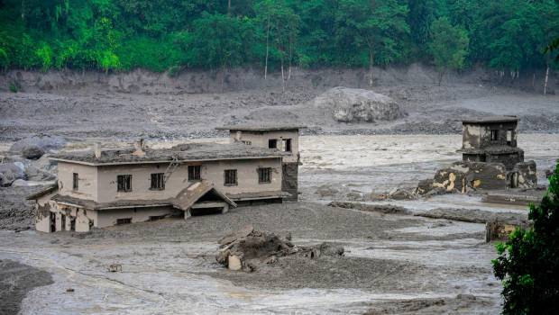 <i>Secuelas de las inundaciones repentinas y los desplazamientos de tierra a lo largo del río Trishuli en Nuwakot, Nepal. / Europa Press. </i>