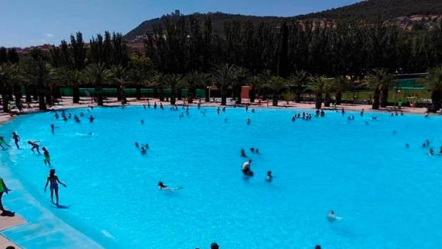 <i>Piscina municipal de Las Fuentezuelas. / Ayuntamiento de Jaén. </i>