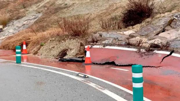 <i>Carril bici destrozado en Alcalá la Real.</i>